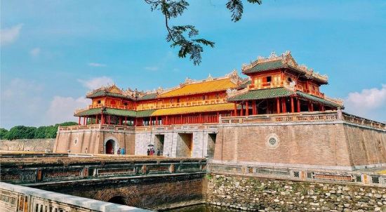 Hình ảnh của Explore HUE city via Hai Van pass