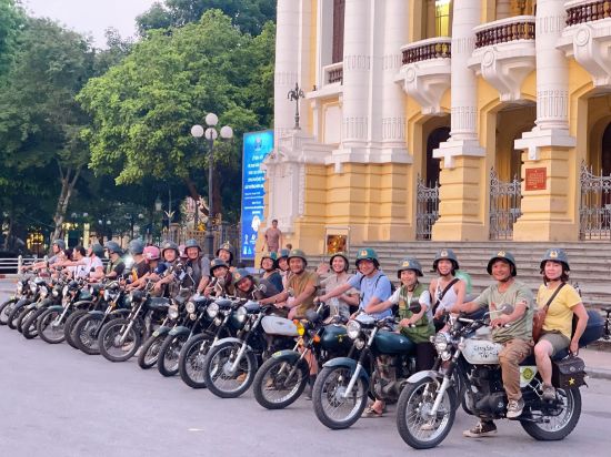 Hình ảnh của HANOI MOTORBIKE TOURS: FOOD + CULTURE + FUN ON VINTAGE BIKE 