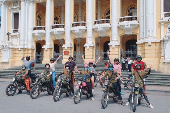 Hình ảnh của HALF DAY HANOI ON VINTAGE MOTORBIKE & HALF DAY COUNTRYSIDE IN VINTAGE JEEP