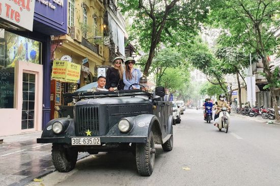 Hình ảnh của HALF DAY HANOI ON VINTAGE MOTORBIKE & HALF DAY COUNTRYSIDE IN VINTAGE JEEP